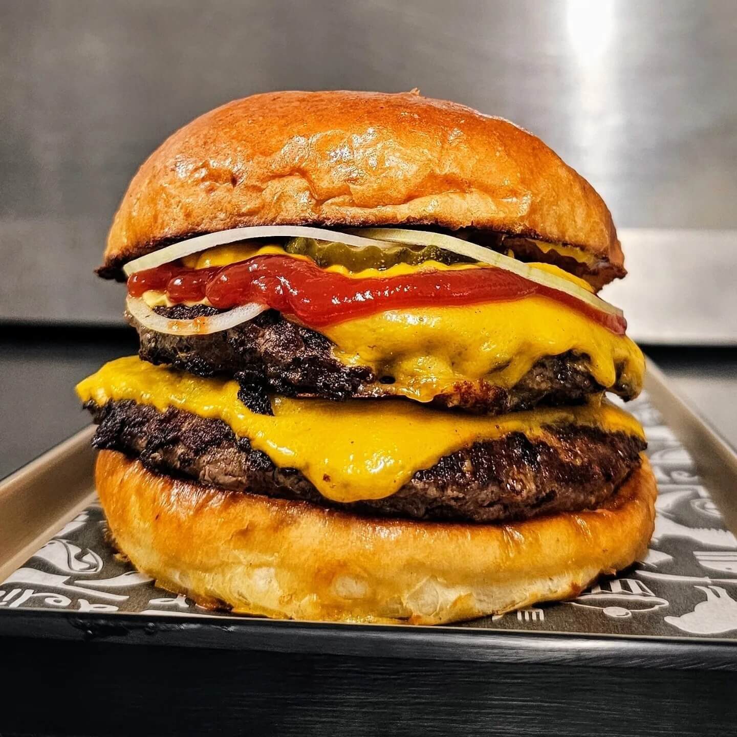 Luxburgs double cheeseburger